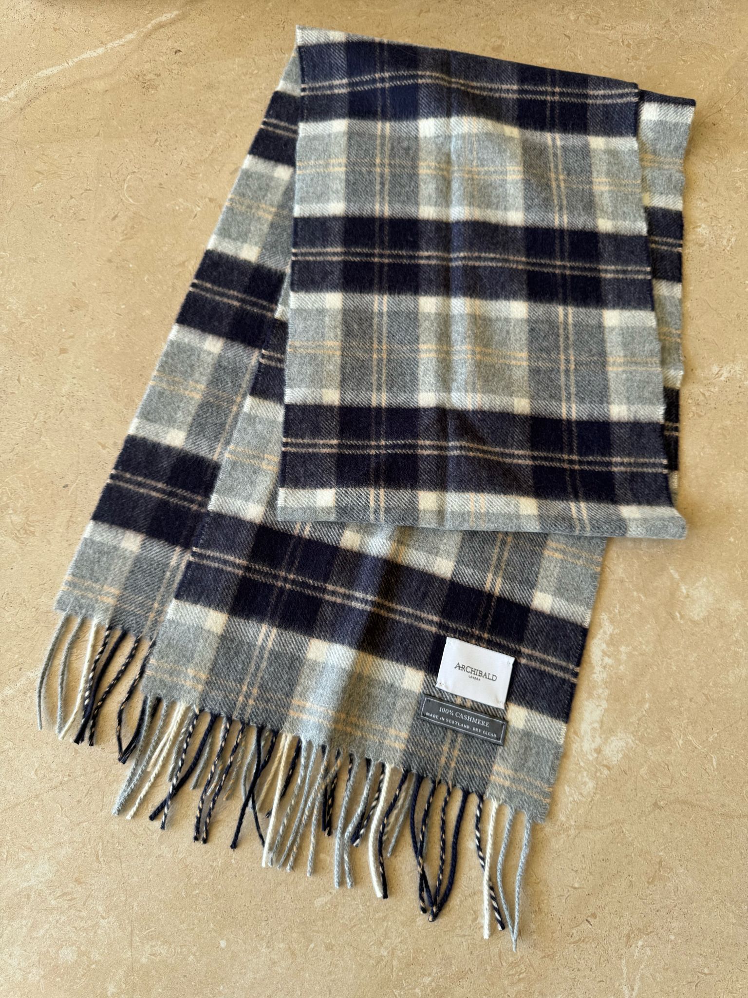 SS - Cashmere Tartan Scarf in Silver Bannockbane