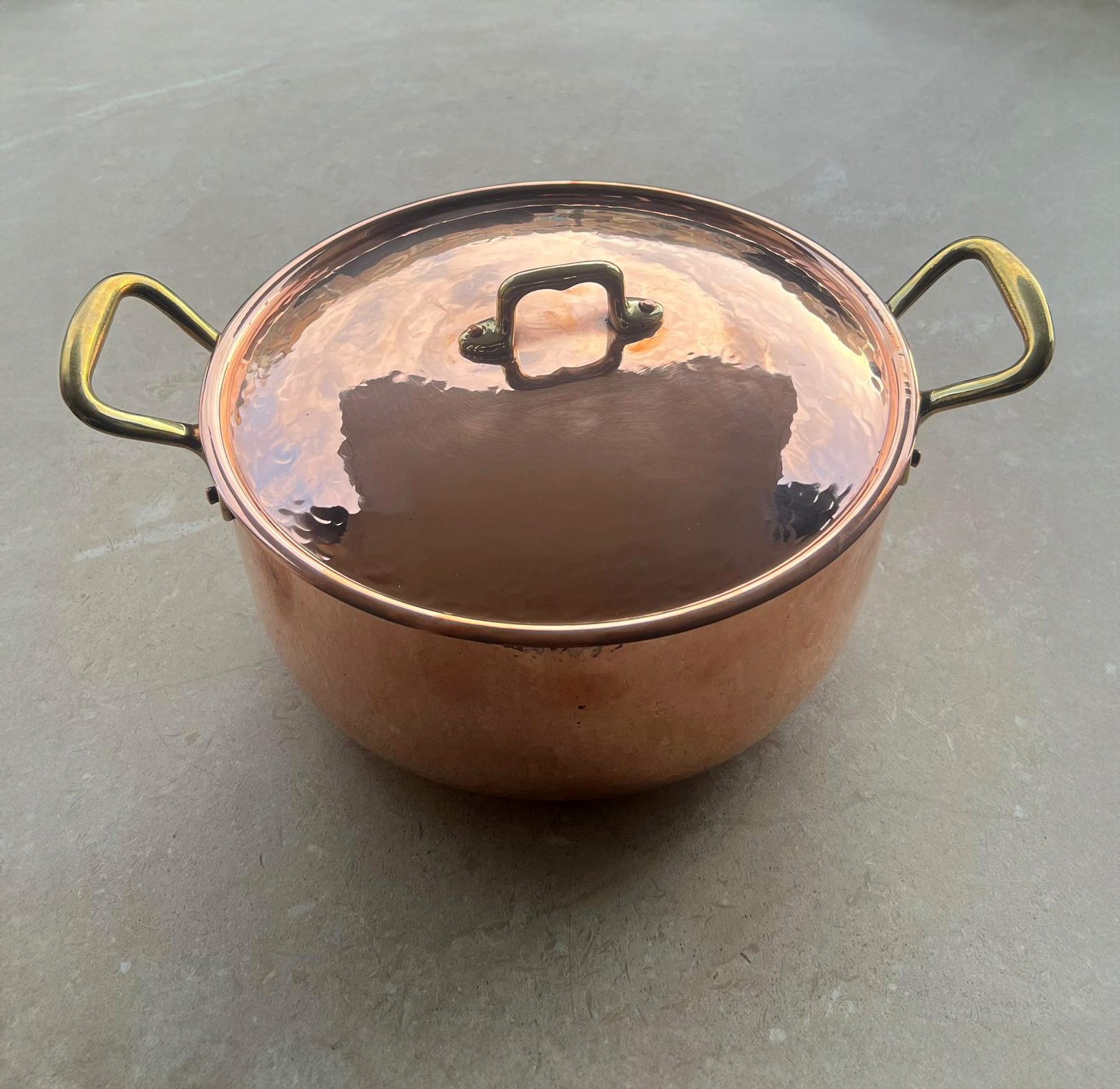 SS - Rounded Induction Two Handle Pot in Copper Ø26cm, Height 12cm w/LID