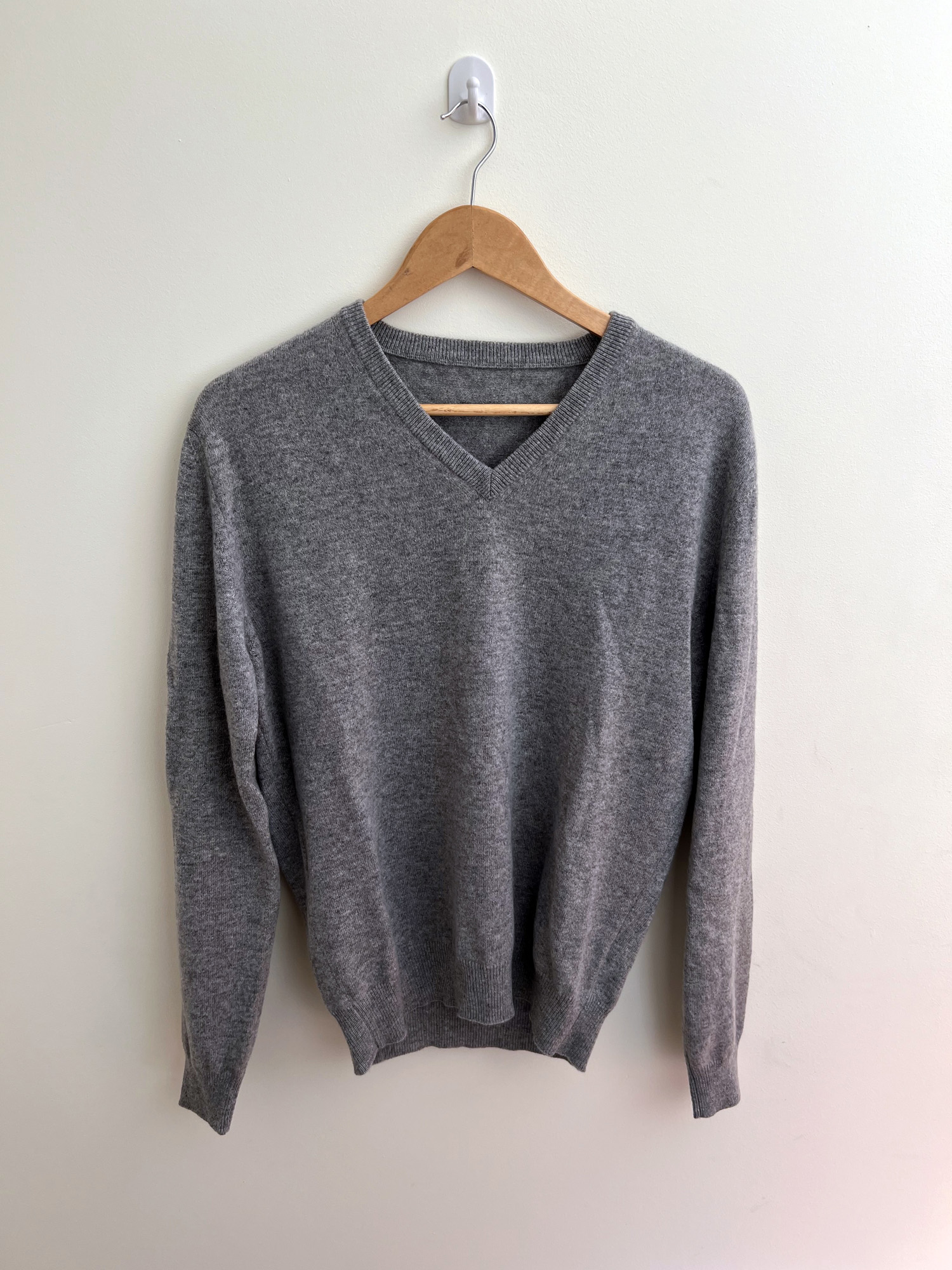 SS - Men's V-Neck Cashmere Sweater - Grey, size 42