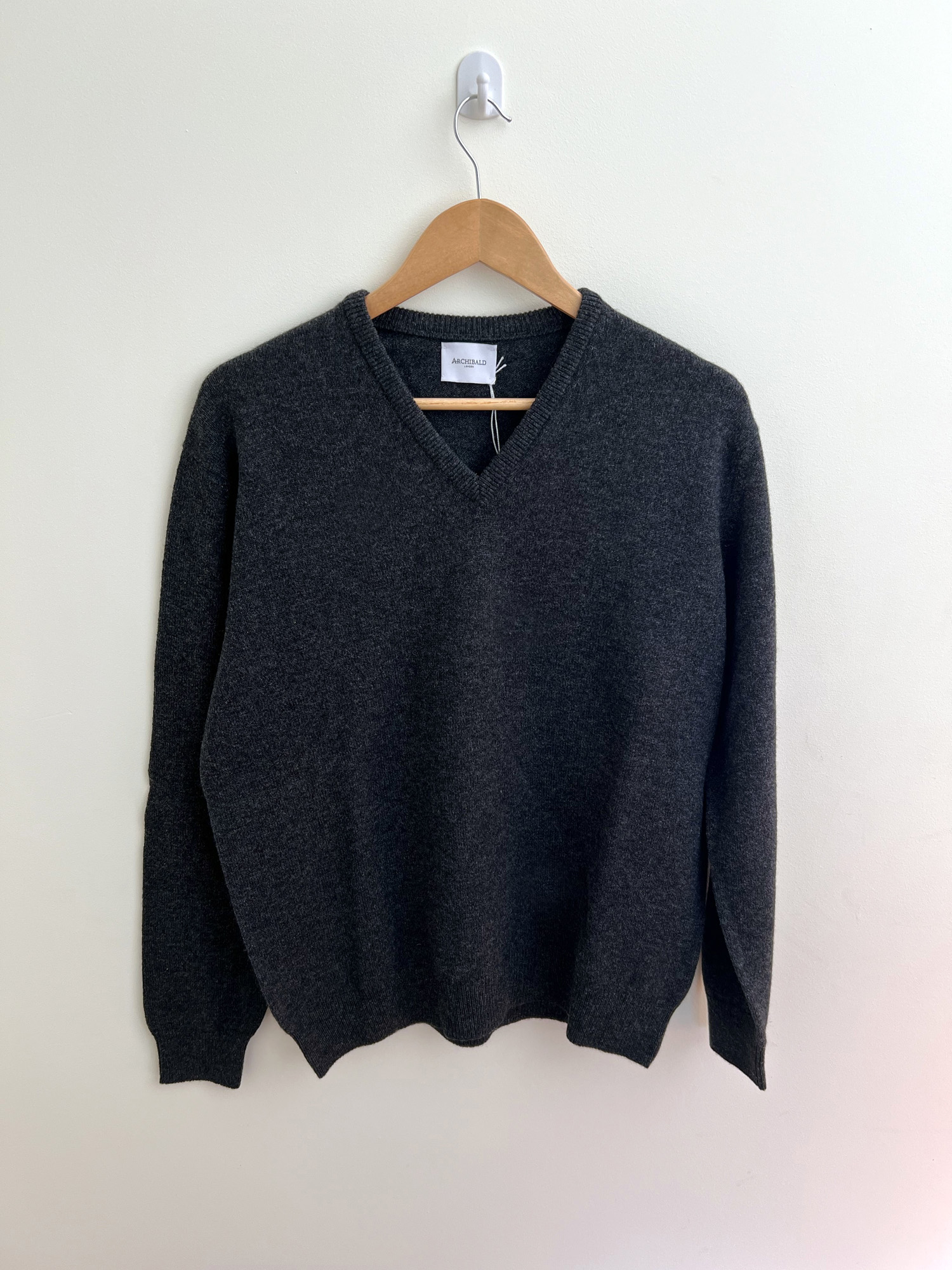 SS - Men's V-Neck Lambswool Sweater - Charcoal, size 44