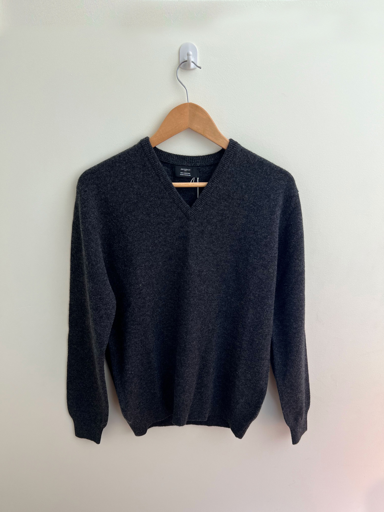 SS - Men's V-Neck Lambswool Sweater - Charcoal, size 40