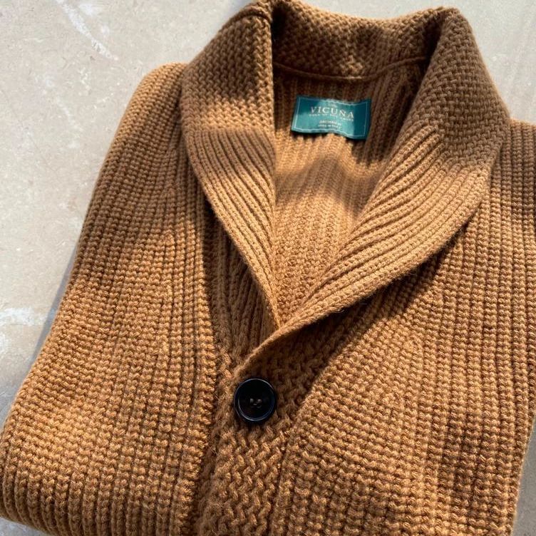 The Men's Ribbed Shawl-Collar Cardigan in Vicuña