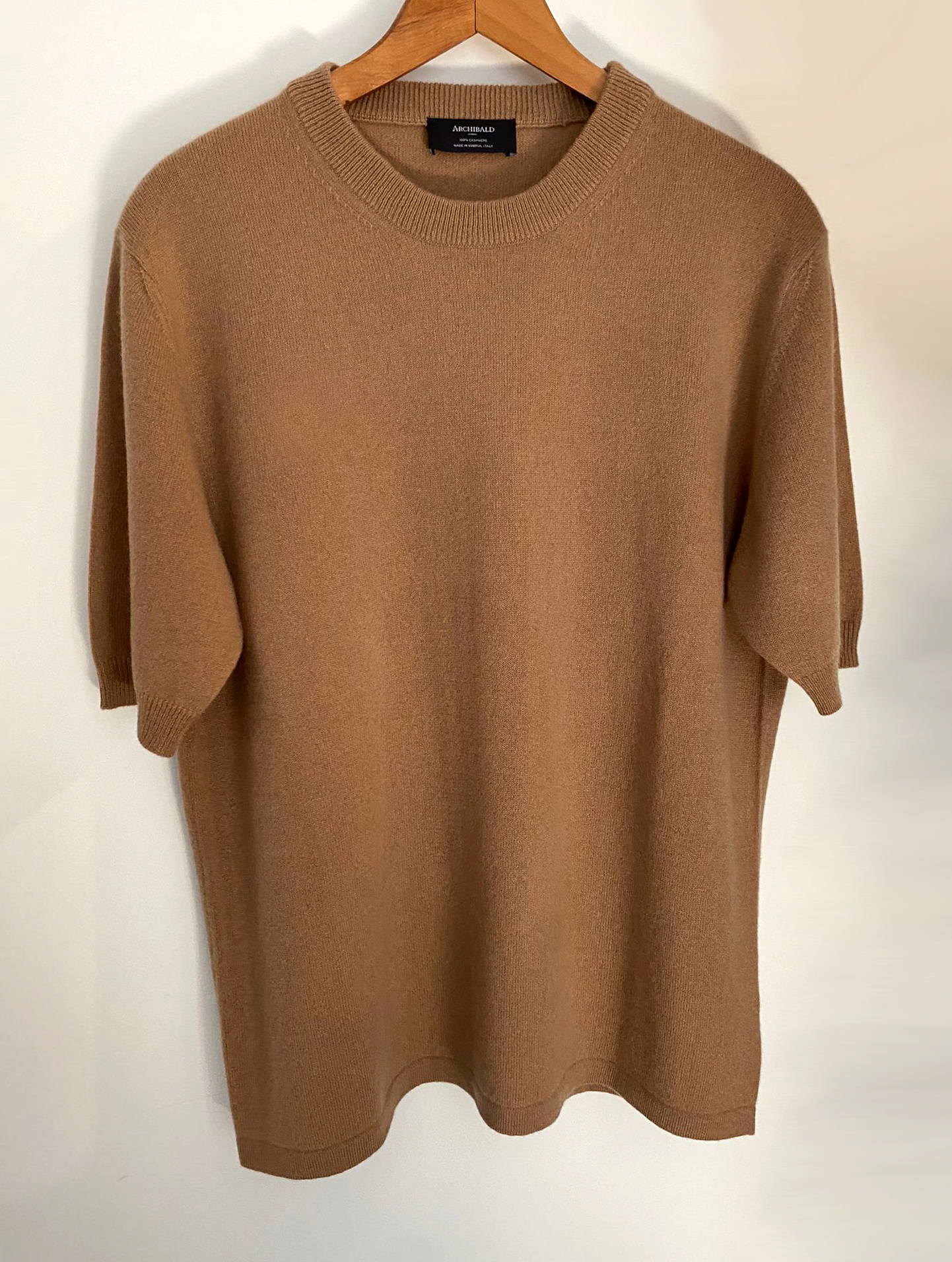 The Perfect Men's T-Shirt in Vicuña | Knitted in Umbria, Italy