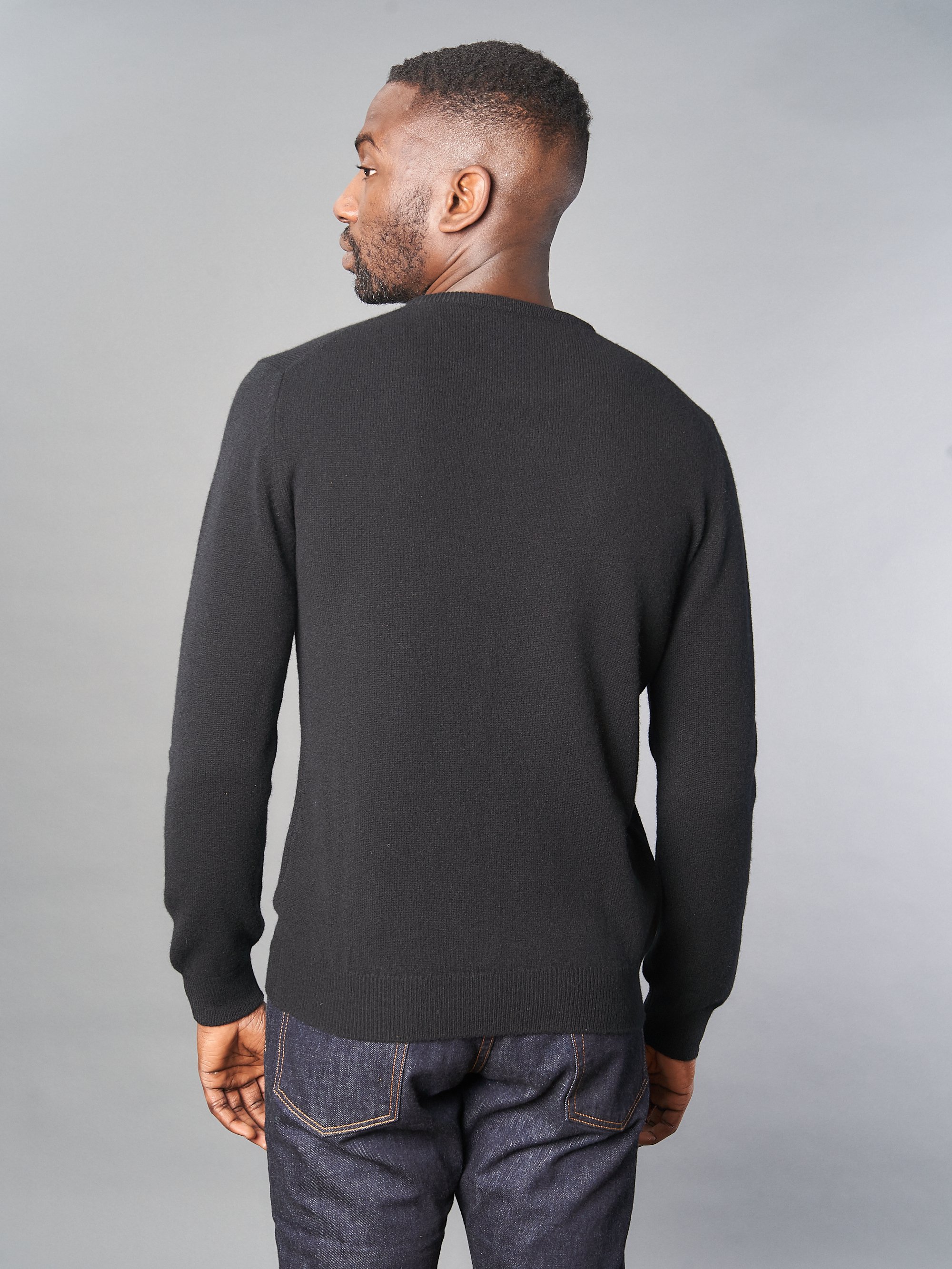 Men’s Lambswool Crew Neck Sweater: Classic Fit